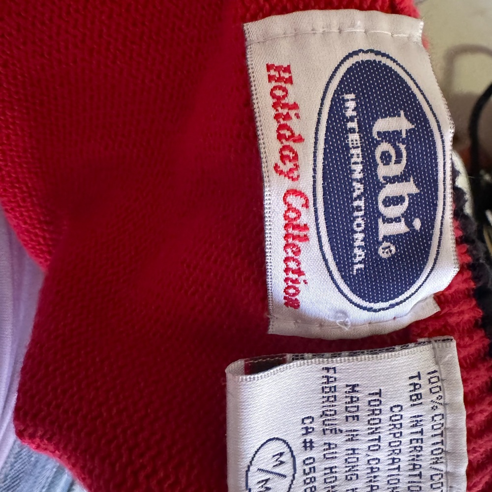 Embroidered Red Button-Front Knit Vest - Picture 4 of 6